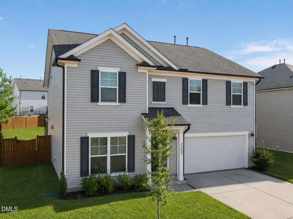 2252 Fairway Green Drive, Fuquay Varina