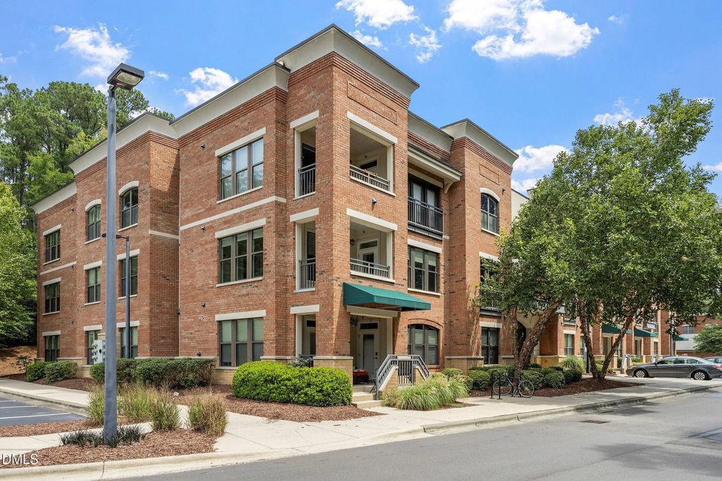 2000 Southpoint Landing  Way 2101, Durham