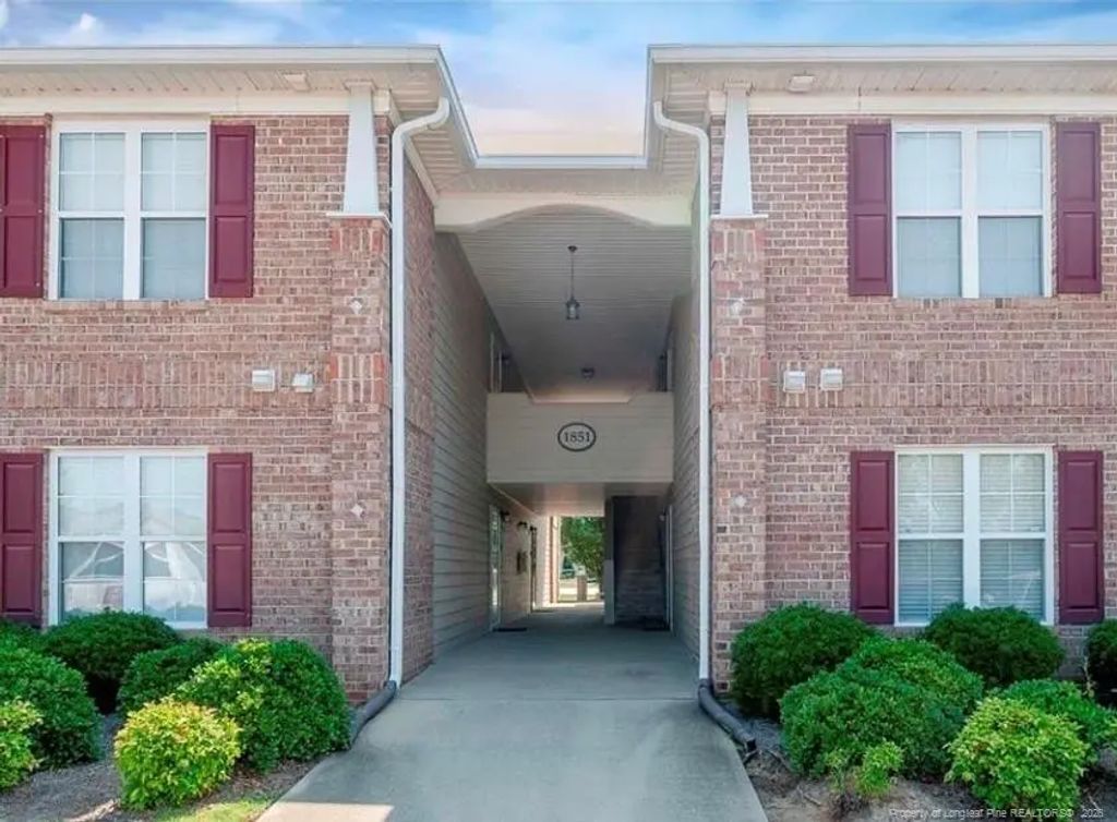 1851 Balmoral Drive, Fayetteville