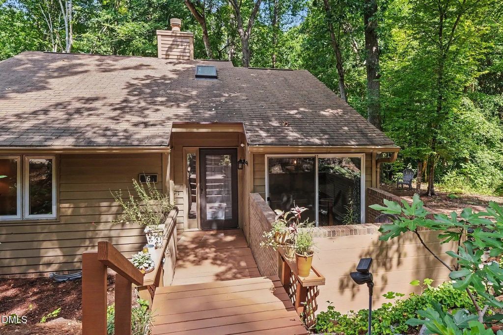 6 Beech Trail, Durham