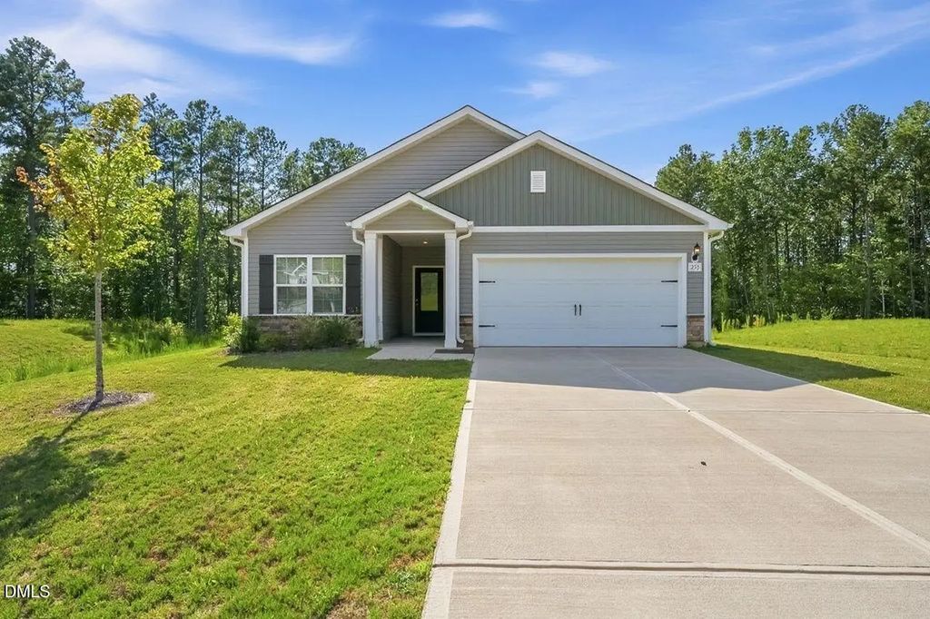 255 New Villas Street, Angier