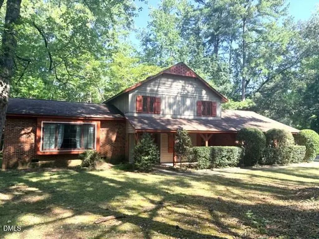 1202 Wellington Lane, Cary