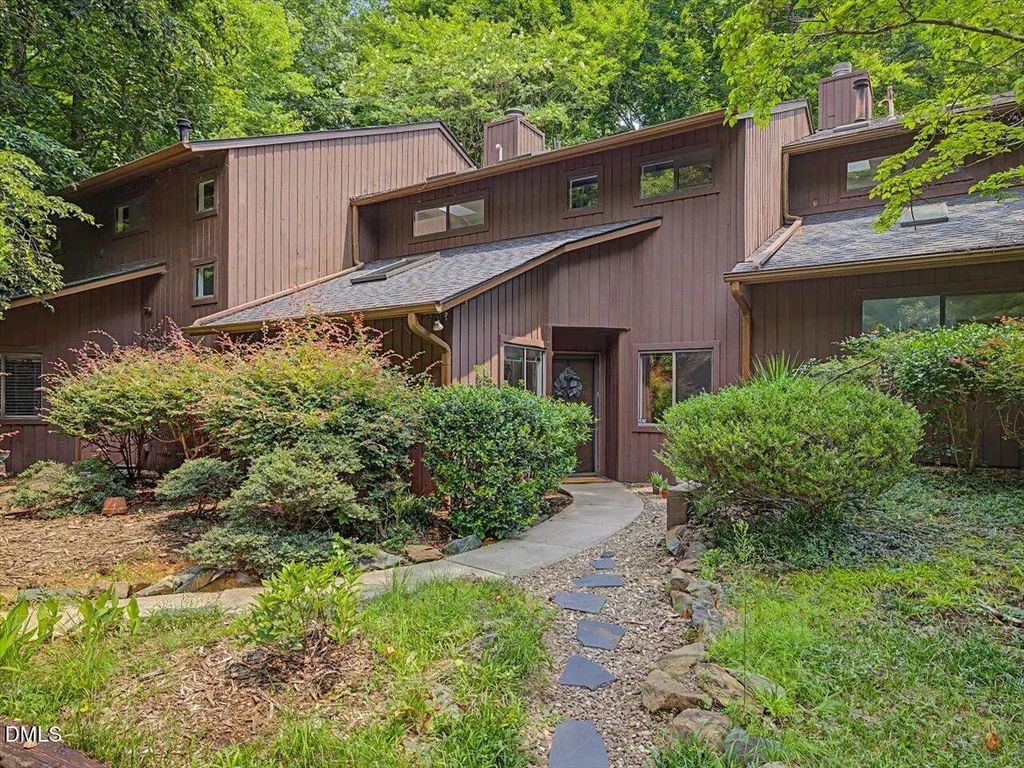 303 Deepwood Road, Chapel Hill