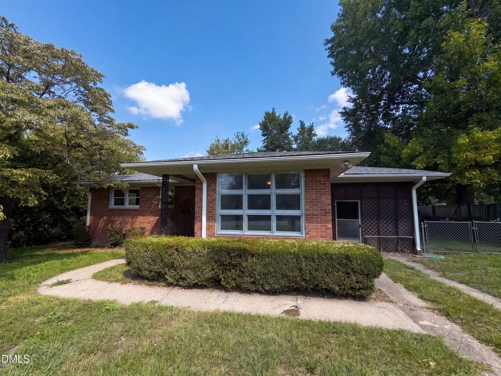 5206 N Sumac Circle, Fayetteville