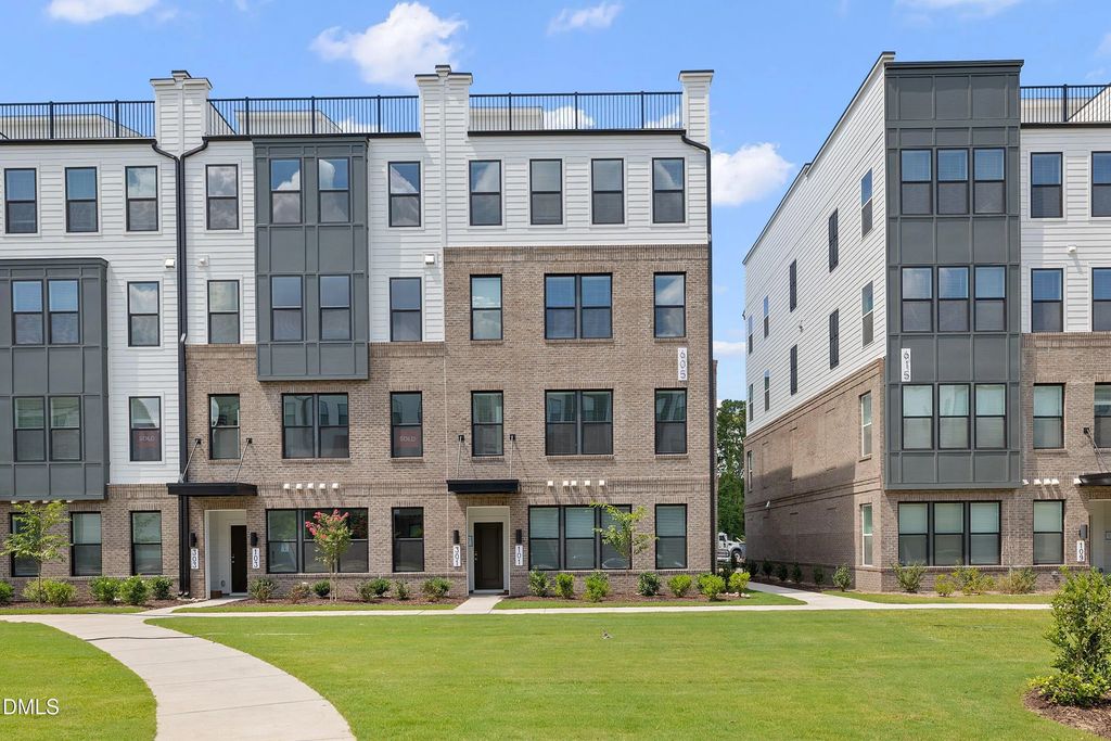 605 Hedrick Rdg Road, Cary