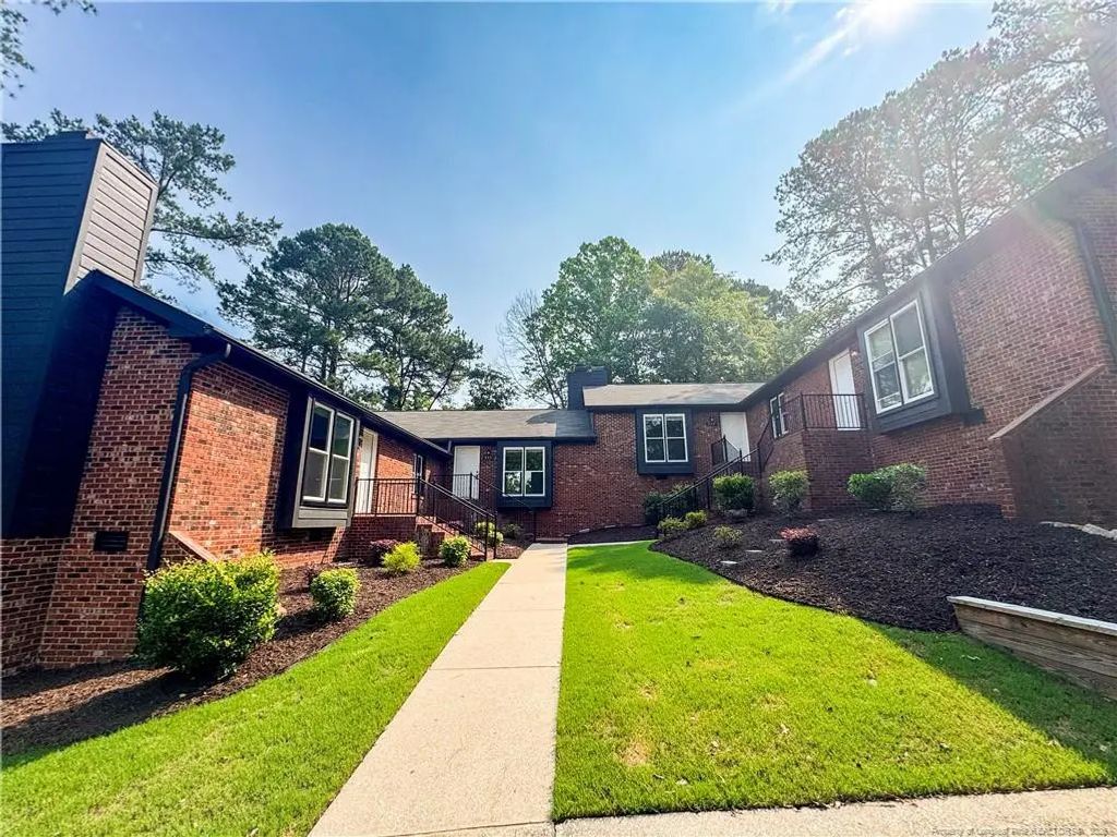 533 Coronation Drive, Fayetteville