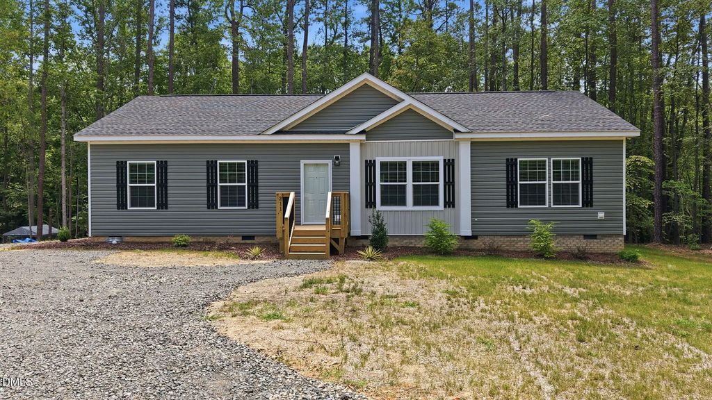 211 Old North Carolina 75, Stem