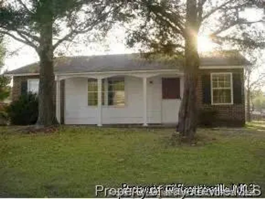 606 Kellam Circle, Fayetteville