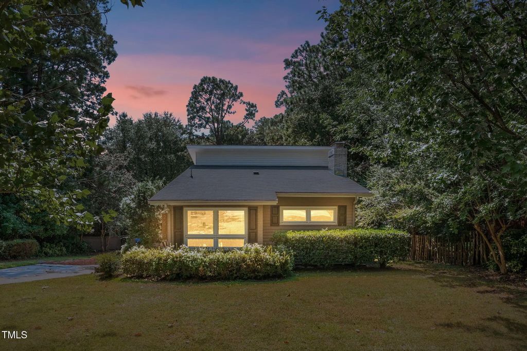 2519 Mirror Lake Drive, Fayetteville