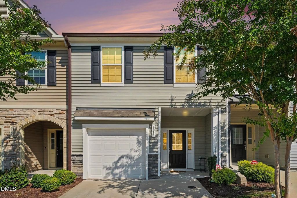 324 E Porthaven Way, Clayton