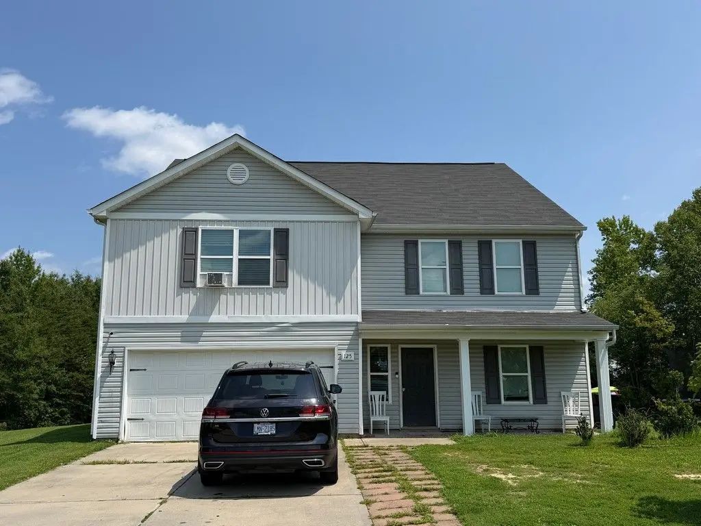 125 Gideon Place, Burlington