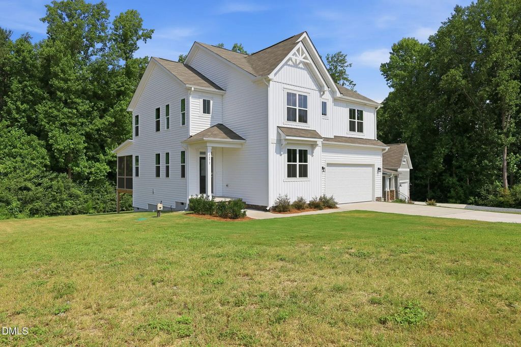 272 White Azalea Way, Benson