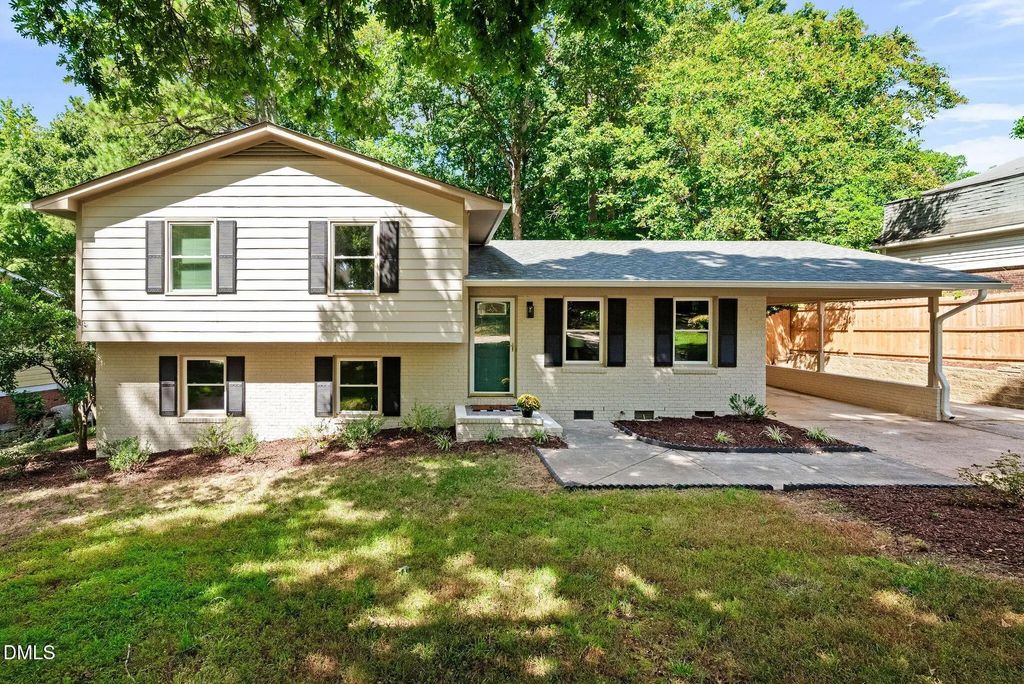 906 Griffis Street, Cary