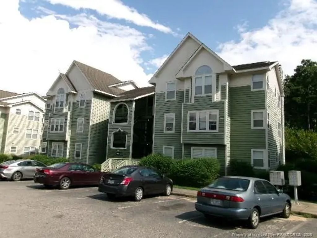 942 Stewarts Creek Drive 1, Fayetteville