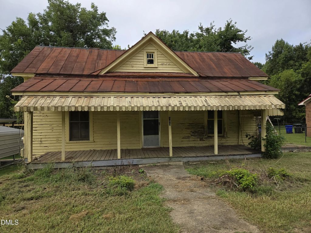 703 Holt Street W, Mebane