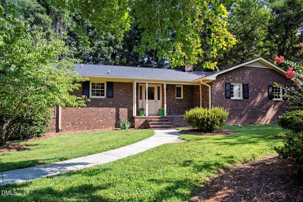 1921 Henry Road, Graham