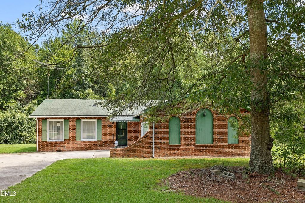 444 Thanksgiving Fire Road, Selma
