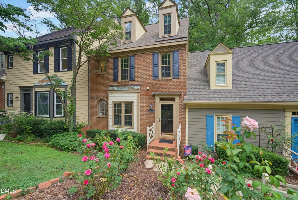 1302 Hampshire Court, Raleigh