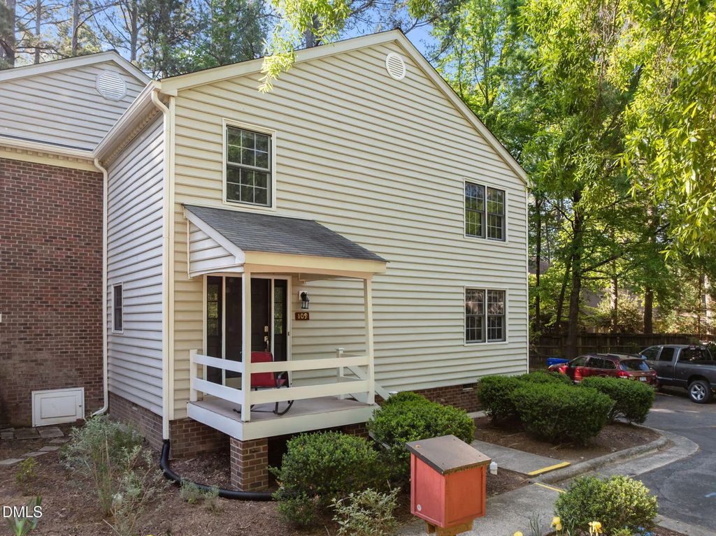 109 Sully Court, Chapel Hill