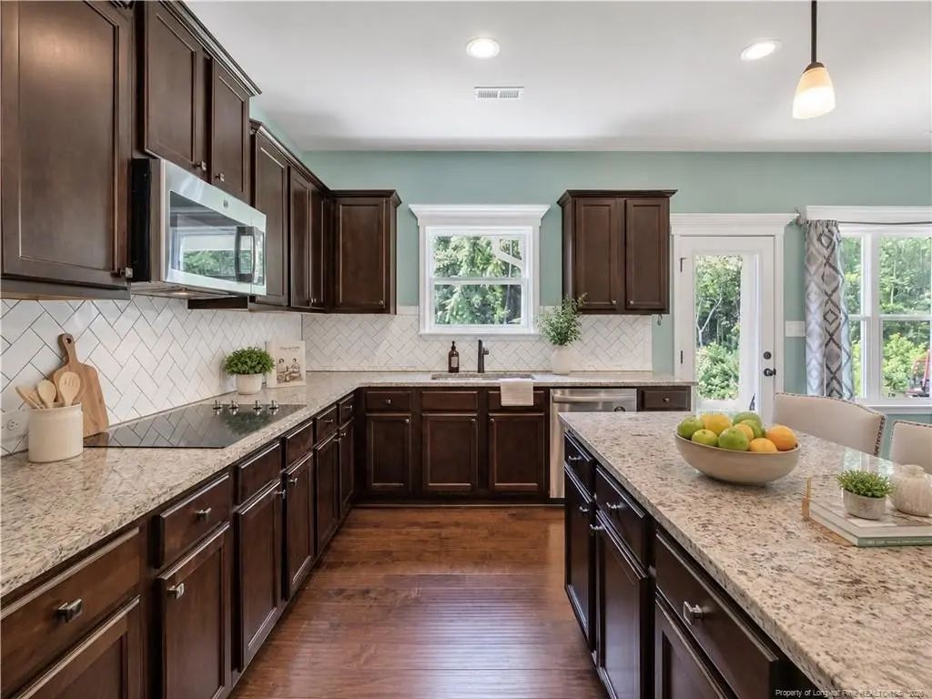 6132 Shannon Woods Way, Hope Mills