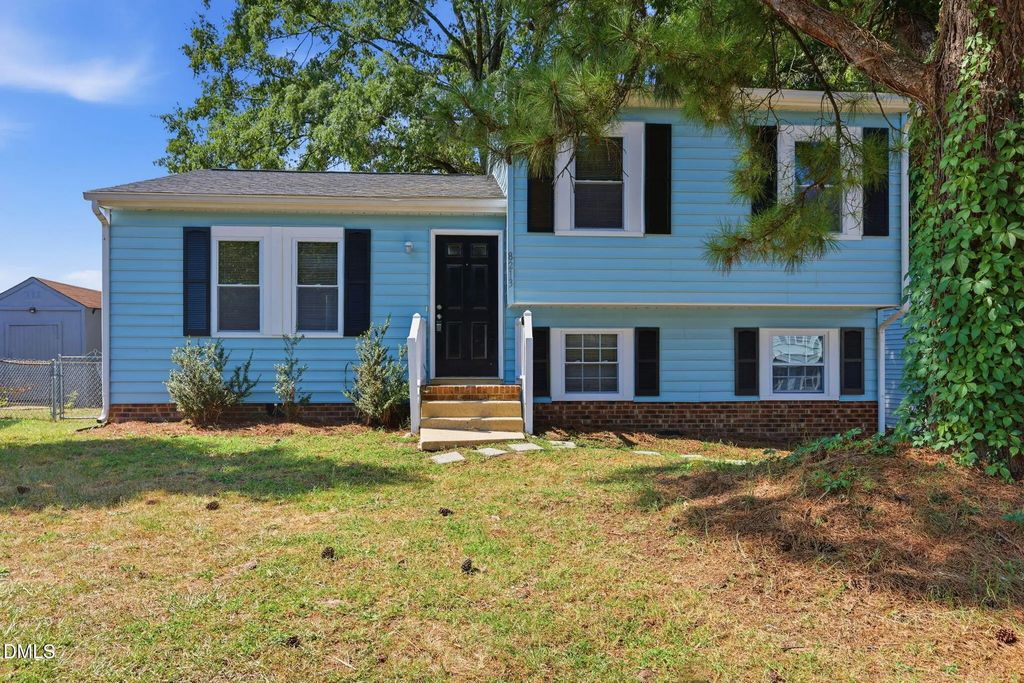 8213 Wynewood Court, Raleigh