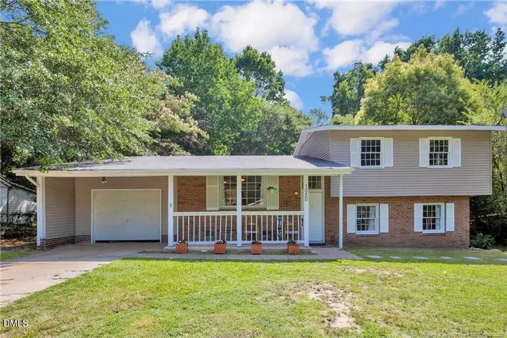 1020 Riverside Circle, Spring Lake
