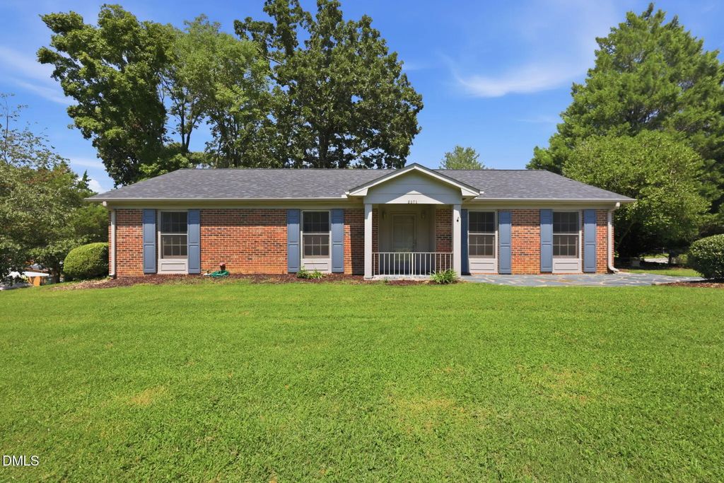 2371 Buckingham Road, Burlington