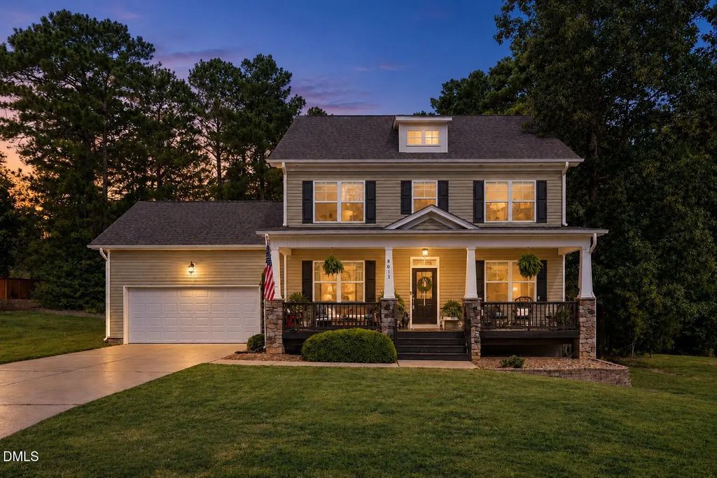 8013 N Pine Shadows Drive, Garner
