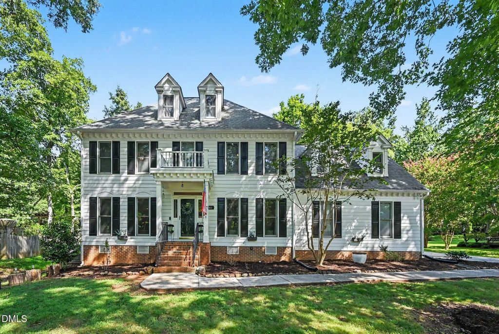 611 Flagstone Way, Durham