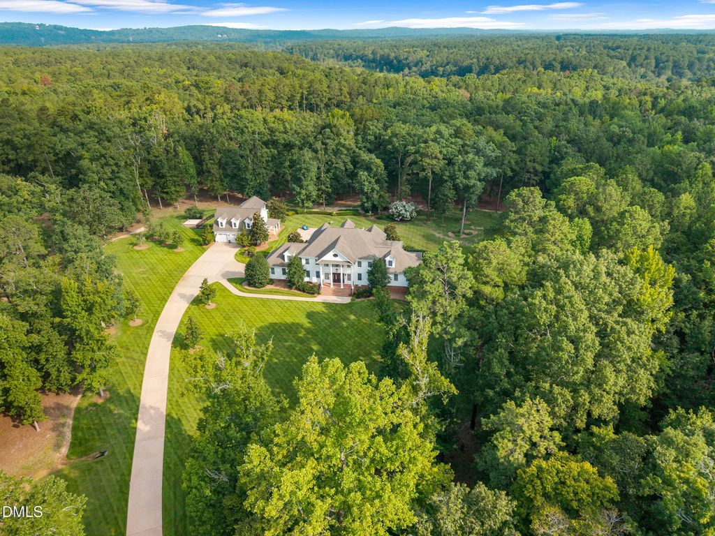 64 Pin Oak Court, Chapel Hill