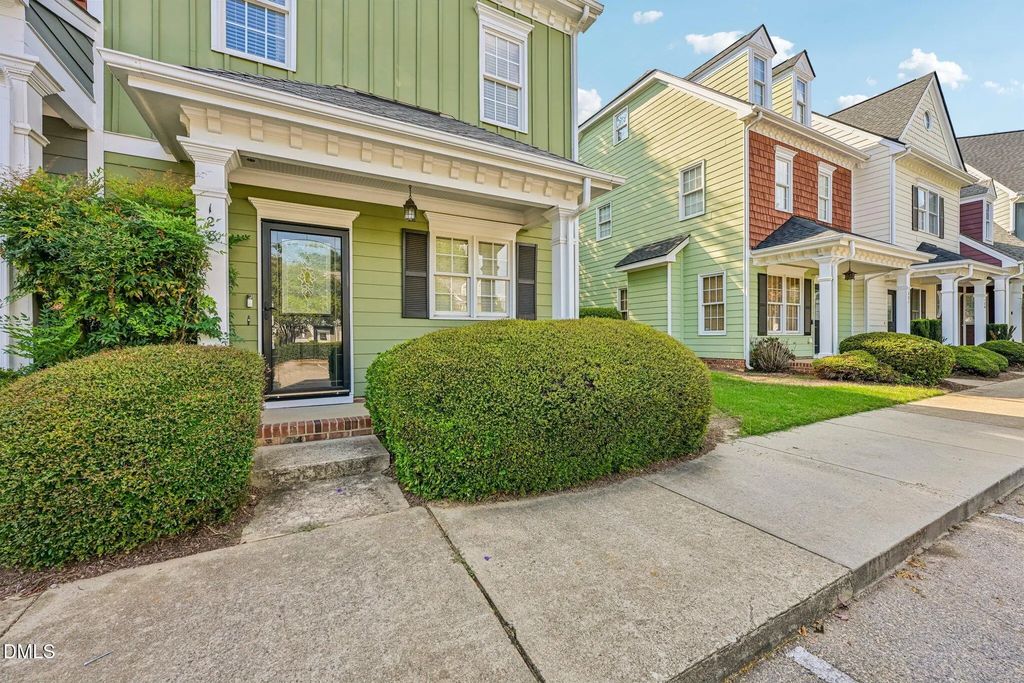 128 Old Grove Lane, Apex