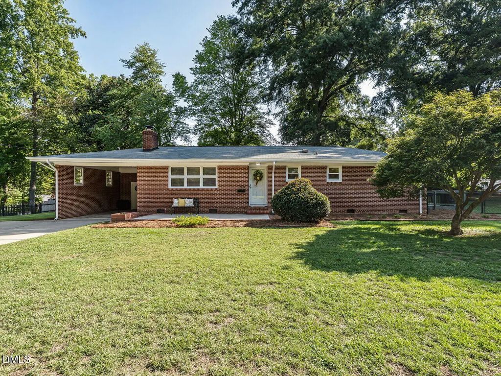 1300 Lakeside Drive, Garner
