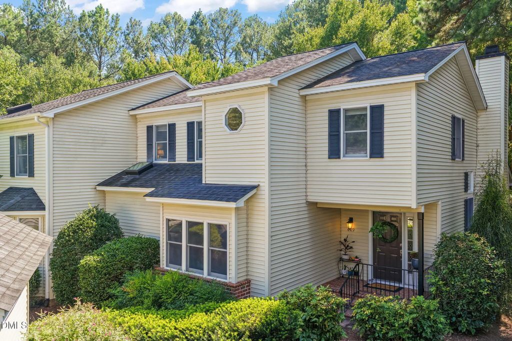 449 Crossvine Close, Pittsboro