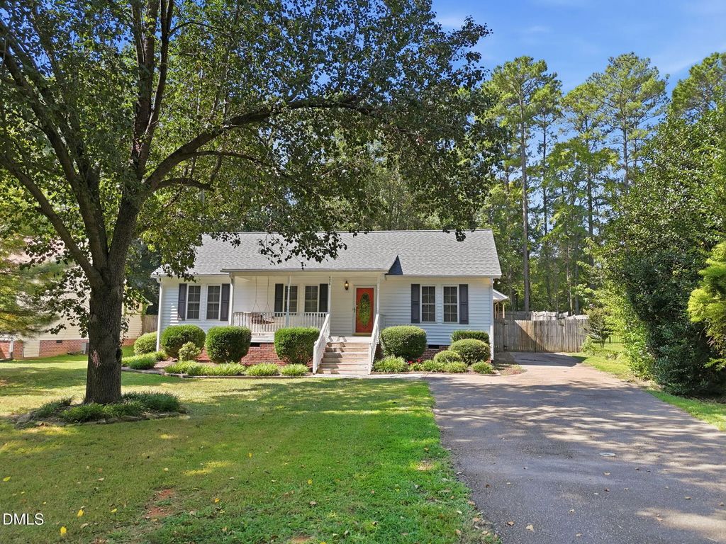 476 Shawnee Drive, Louisburg