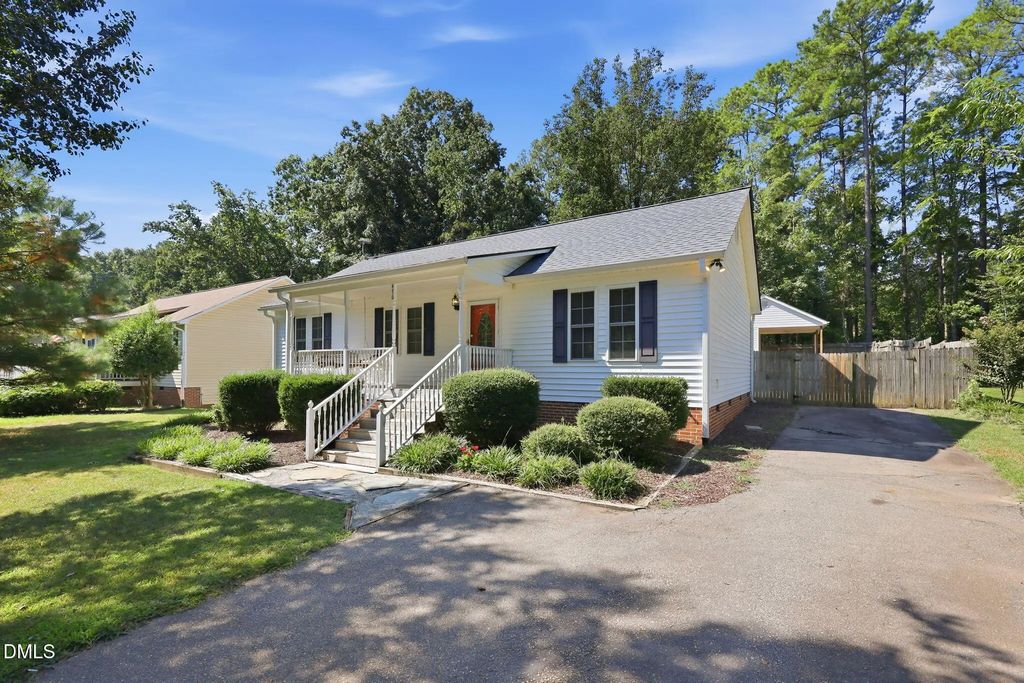 476 Shawnee Drive, Louisburg
