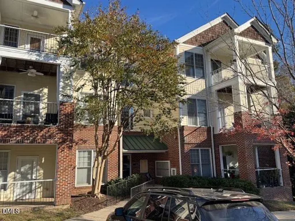 901 Canenaugh 104, Raleigh