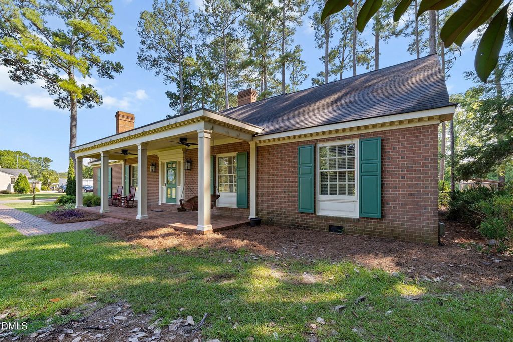 1306 Us Hwy 70a E, Selma