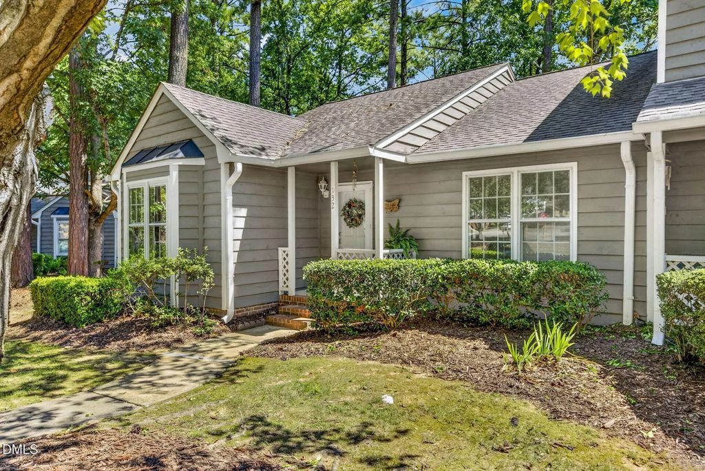 132 Lake Hollow Circle, Cary