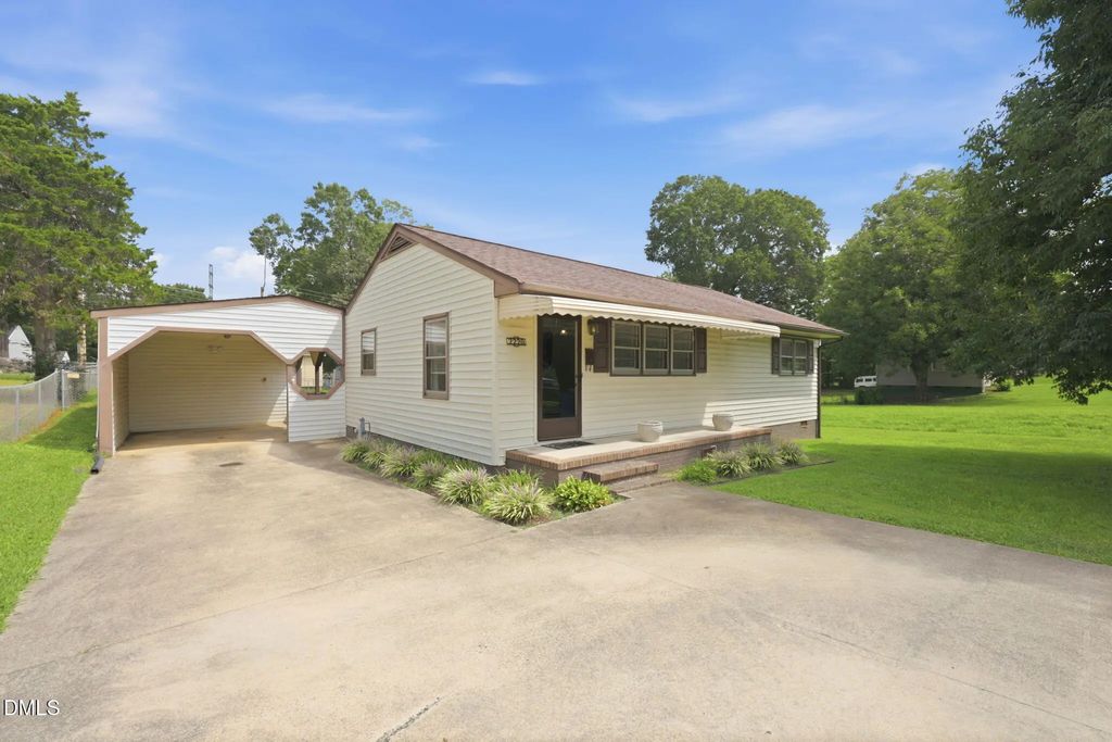 2220 Mckinney Street, Burlington