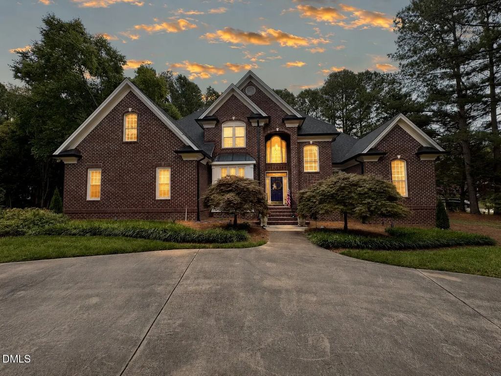 306 Lakeside Circle, Zebulon