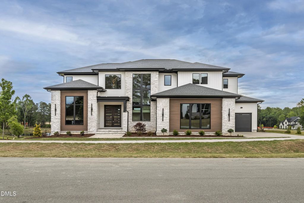 6716 Valley Woods Lane, Cary