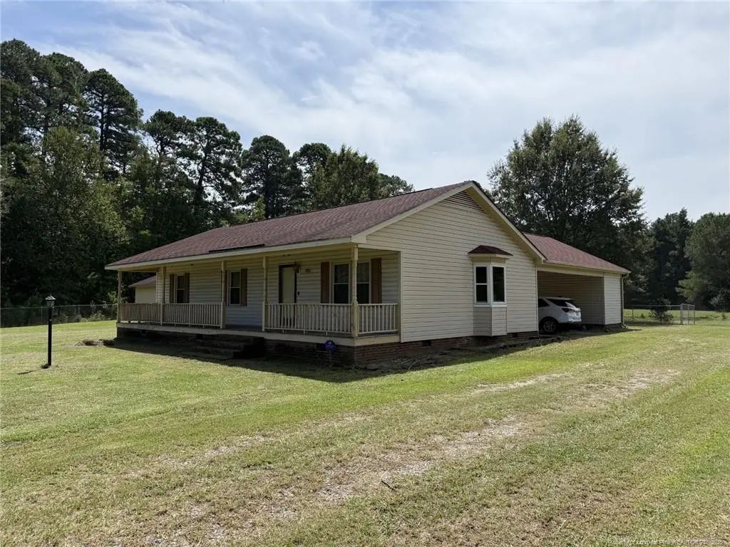 1952 Bee Gee Road, Lumberton