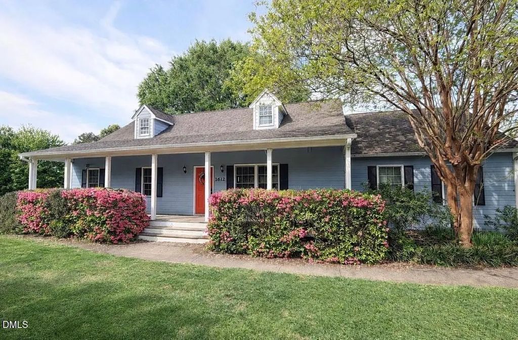 1612 Thamelink Court, Wake Forest