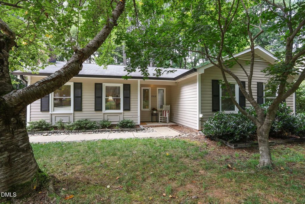 7909 Twin Oak Court, Raleigh