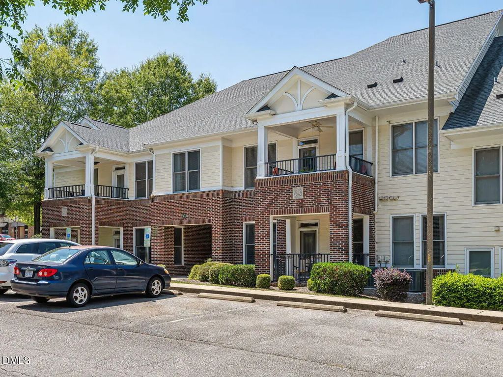 800 Savannah Ridge Road 110, Holly Springs