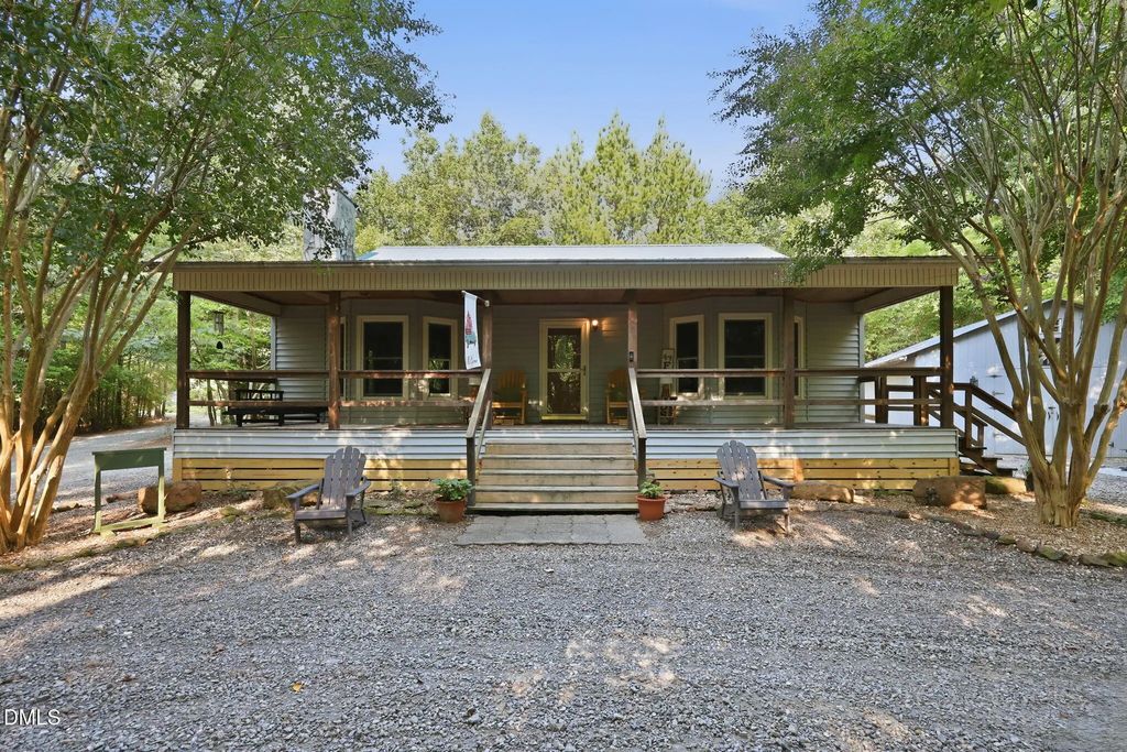 317 Firestone Lane, Sanford