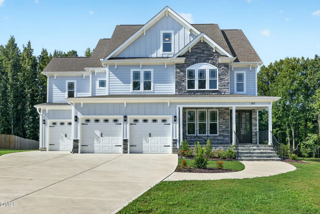 613 Darian Woods Drive, Holly Springs
