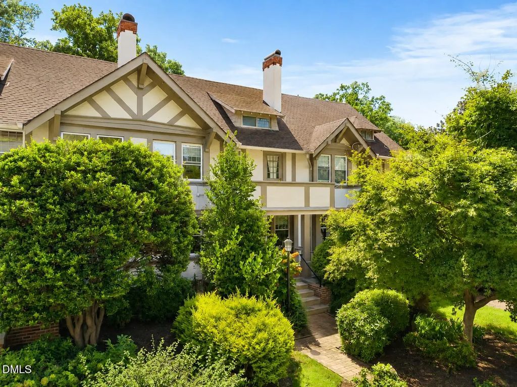 132 Woodburn Road, Raleigh