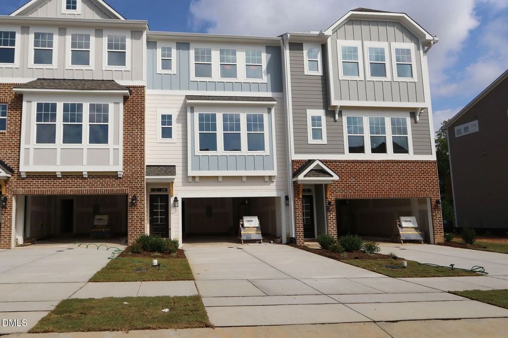 2275 Bay Minette Station, Apex