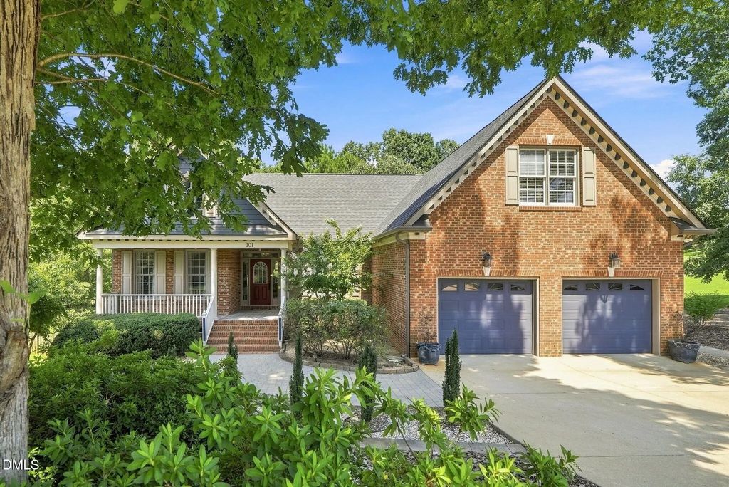 101 Charleston Drive, Clayton